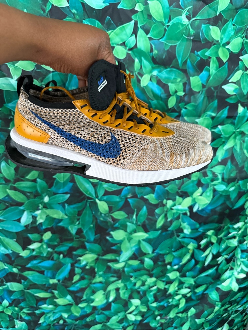 Nike Flyknit Sneakers - Cream, Blue, Yellow, Black